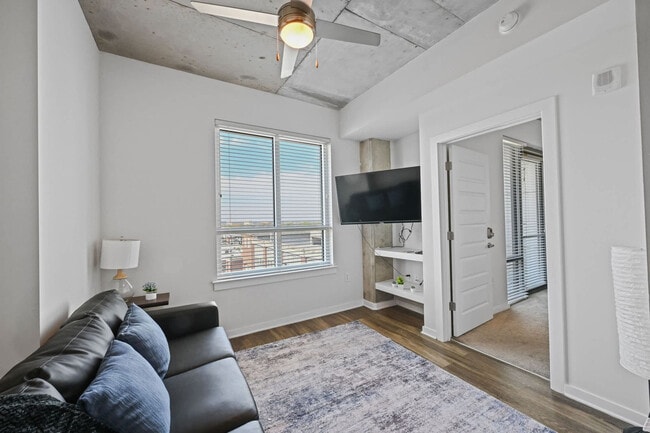 Building Photo - 28 Woolfe St Unit SI FL9-ID1509630P