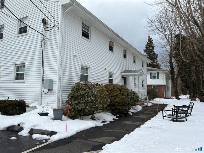 Photo - 26 College St