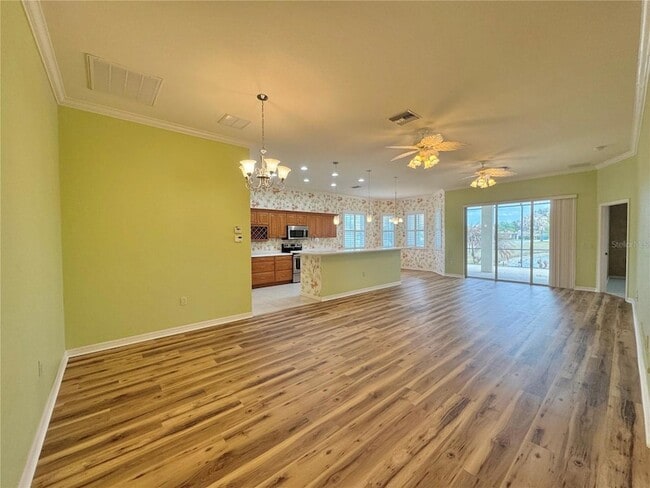 Photo - 2595 Salzburg Loop