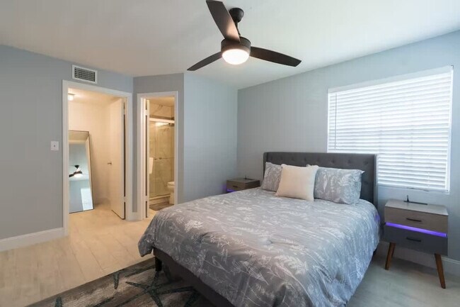 Photo - 650 Island Club Dr Unit SI FL2-ID1044347P