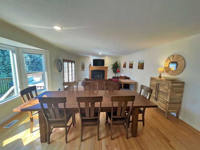 Photo - 2009 Sweetbriar Ln Unit ID1389250P