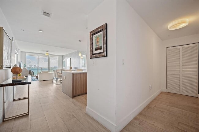 Photo - 600 NE 27th St Unit 1402