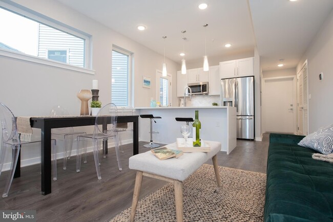 Photo - 1534 Ridge Ave Unit 502