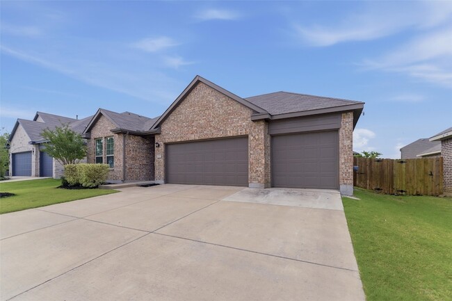Photo - 305 Evans Dr