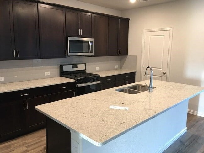 Photo - 10520 Katalpa Dr