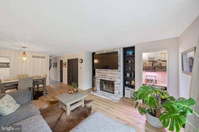 Photo - 7 Foxtail Ct