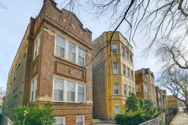 Photo - 6435 N Leavitt St Unit ID1306789P