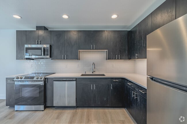3BR, 2.5BA - 1,227SF - Kitchen - West Vine Townhomes