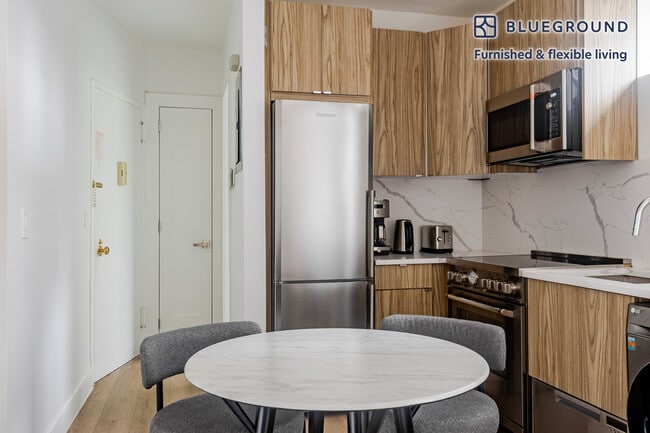 Photo - 138 E 38th St Unit FL3-ID1870