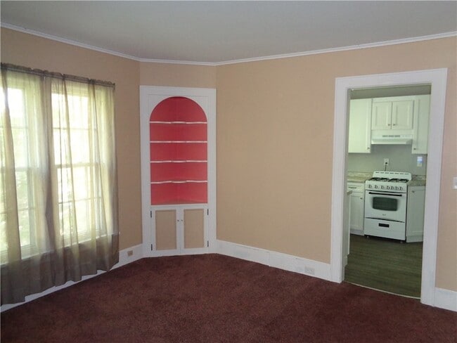 Photo - 17 E 5th St
