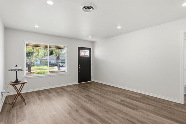 Photo - 8739 Ukiah Dr