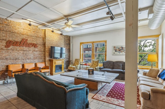 Building Photo - 2078 W 25th St Unit SI ID1593899P