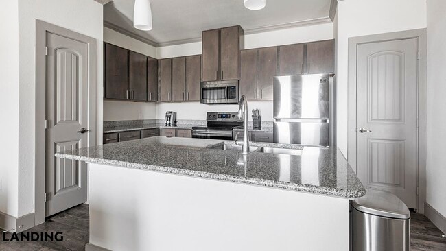 Photo - 12500 Shadowglen Trce