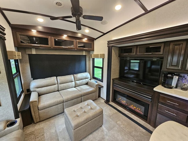 Photo - 165 Heath Dr Unit ID1308984P