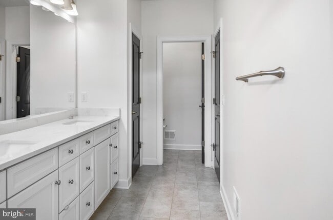 Photo - 3806 Rainier Dr