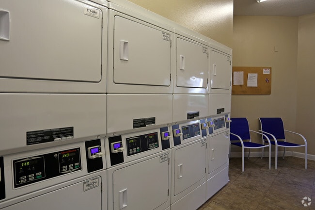 Laundry Room - Robinwood