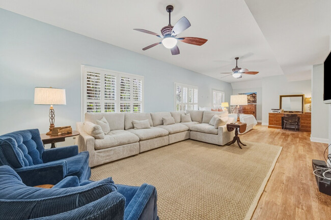 Building Photo - 21 Wallace Pate Dr Unit SI ID1465811P