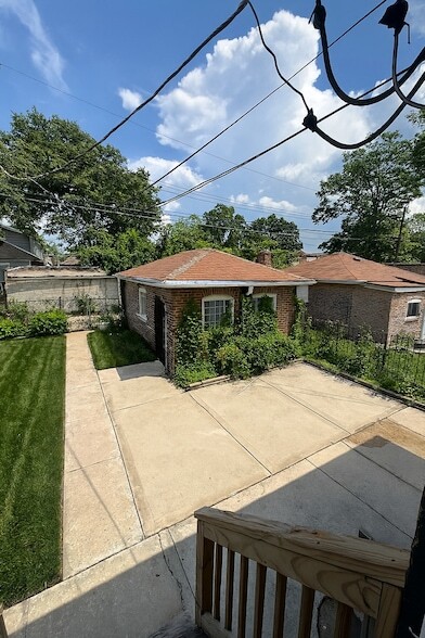 Photo - 7937 S Crandon Ave