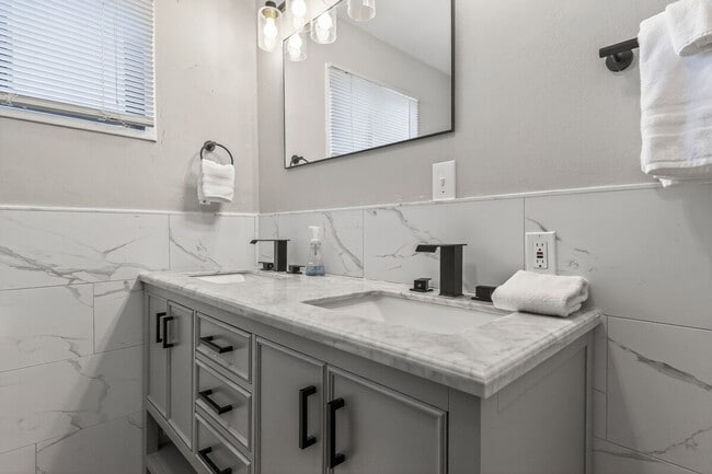 Photo - 4305 NW 56th St Unit ID1341133P