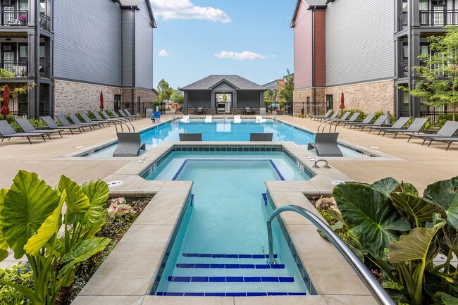Photo - Meeder Flats Apartment Homes