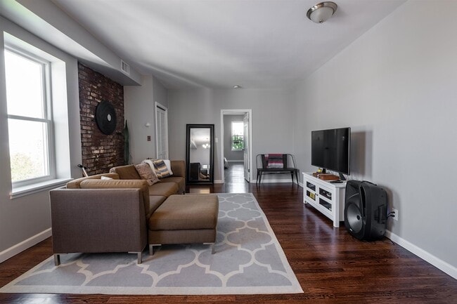Photo - 310 Palisade Ave
