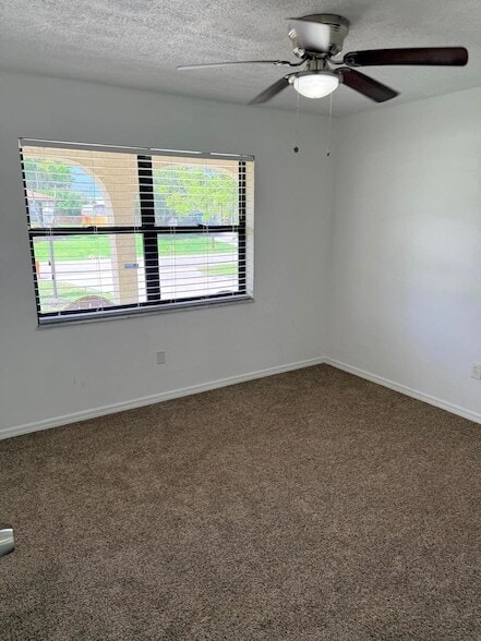 Photo - 508 NW Azalea Ave