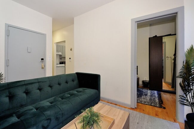 Building Photo - 356 W 37th St Unit SI ID1323943P