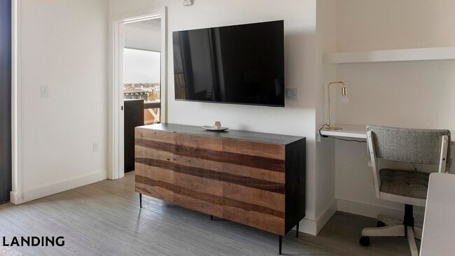 Photo - 1007 S Mint St Unit 720