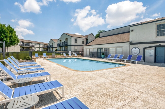 Photo - Addison Apartments at the Park