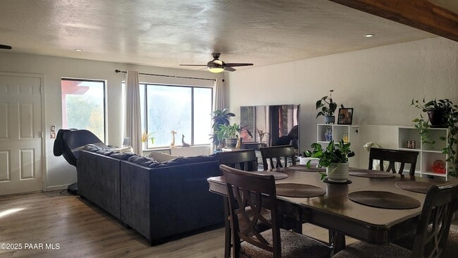 Photo - 727 Douglas Ave