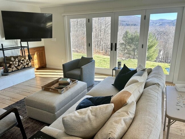 Photo - 294 Green Peak Orchard S