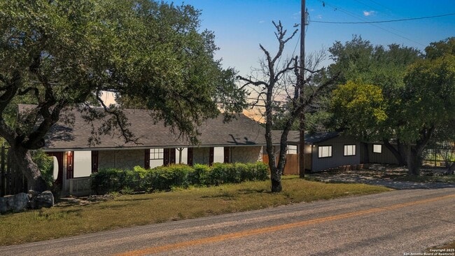 Building Photo - 3161 Tanglewood Trail