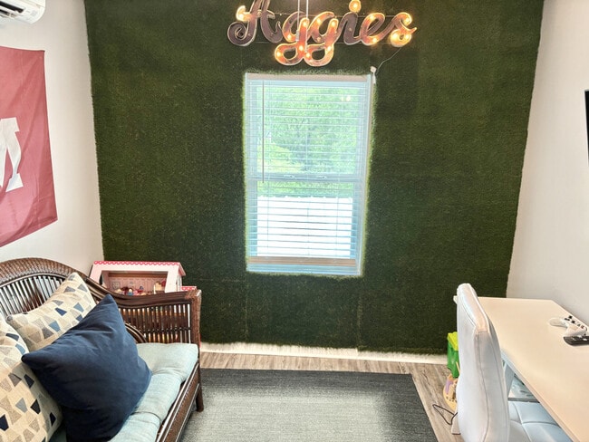 Photo - 1105 Glade St Unit ID1328055P