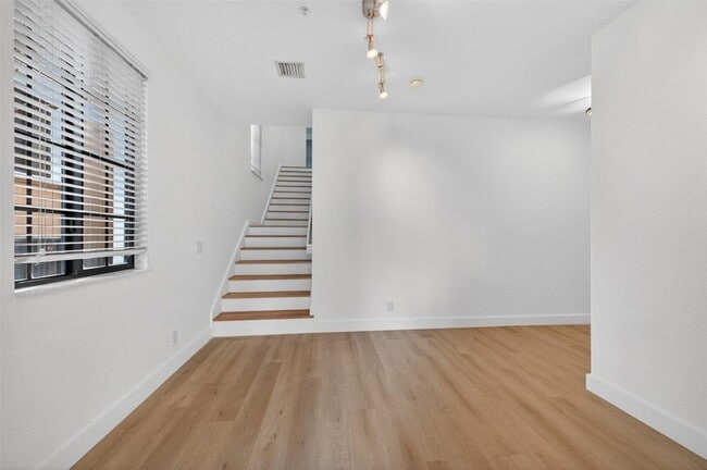 Photo - 2678 Center Ct Dr