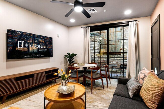 Photo - 611 Commerce St Unit ID1267095P