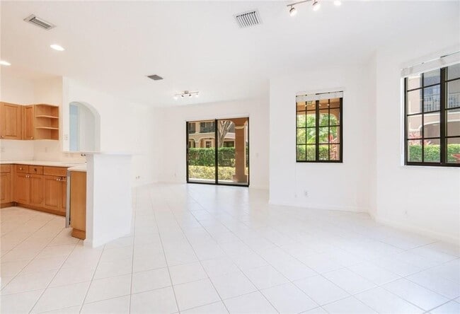 Photo - 2692 Center Ct Dr Unit 232