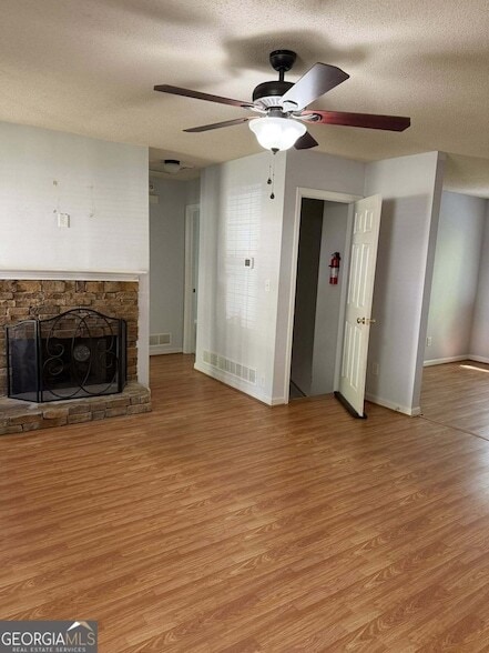 Photo - 72 Victorian Cir