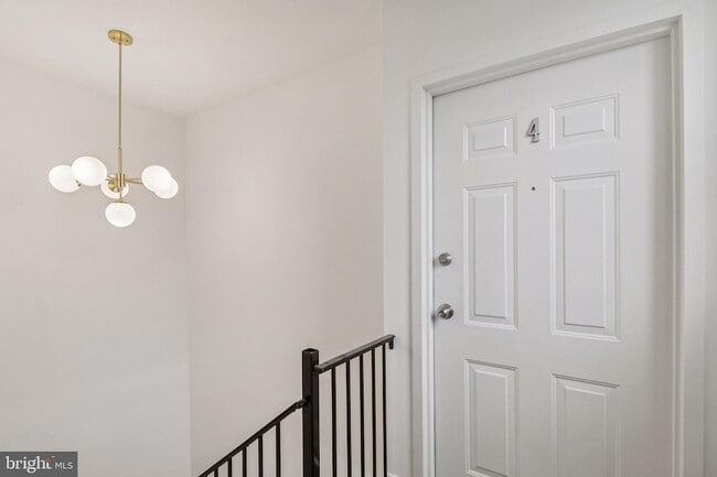 Photo - 303 Seaton Pl NE Unit 4