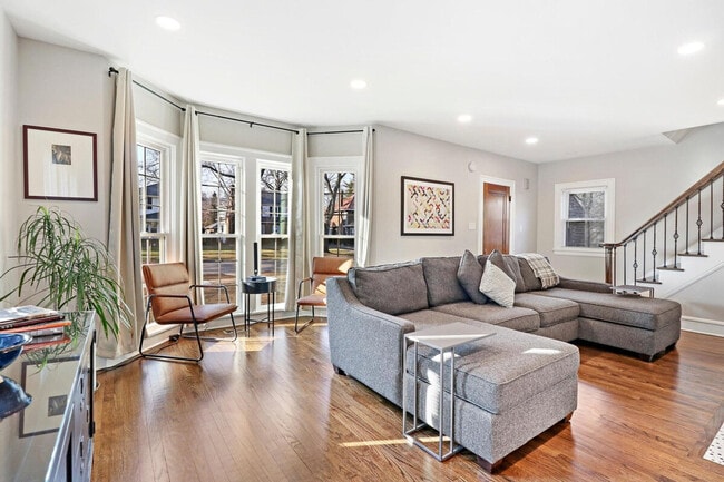 Building Photo - 1317 N Jackson St Unit ID1265539P