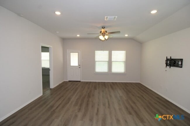 Photo - 2466 Bee Crk Dr