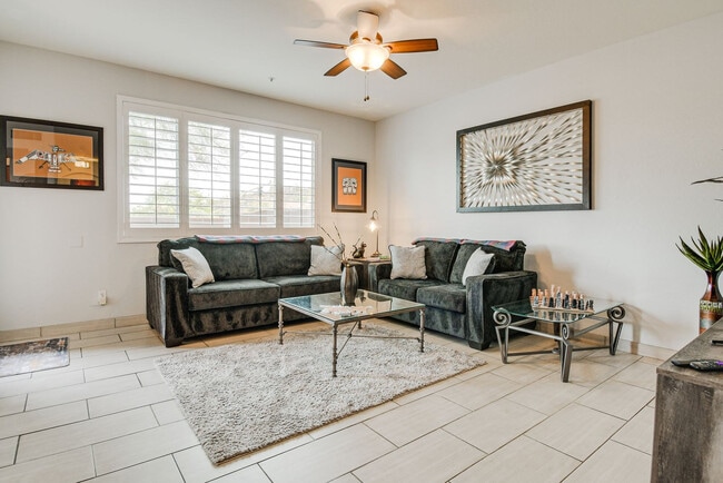 Building Photo - 13847 N Hamilton Dr Unit SI ID1545978P