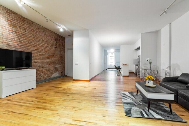 Photo - 154 Chambers St Unit SI ID1323899P