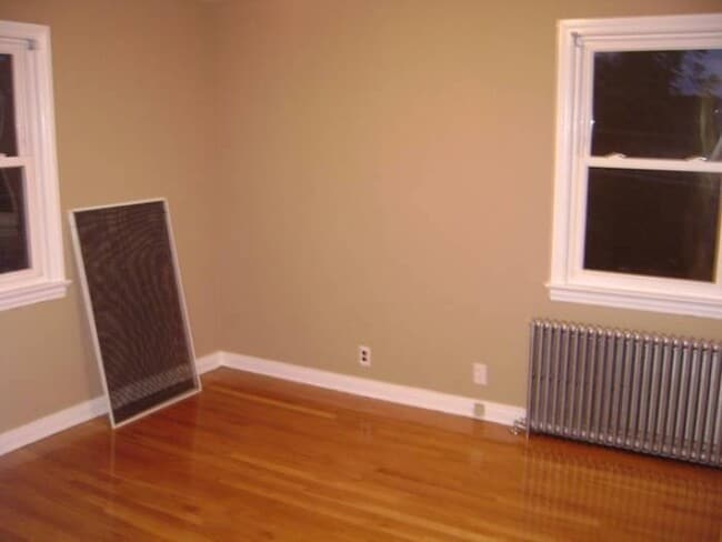 Photo - 28 Wolfle St