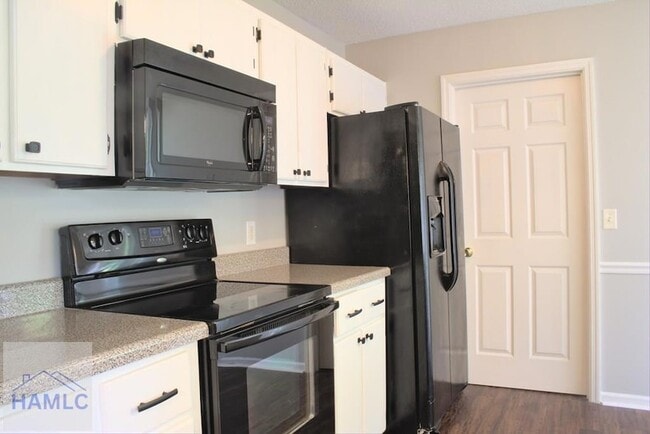 Photo - 2356 Rowe St