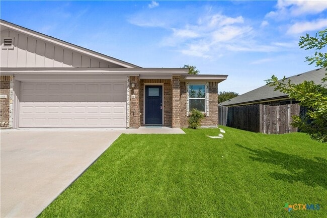 Building Photo - 1415 Shoshoni Trail Unit B