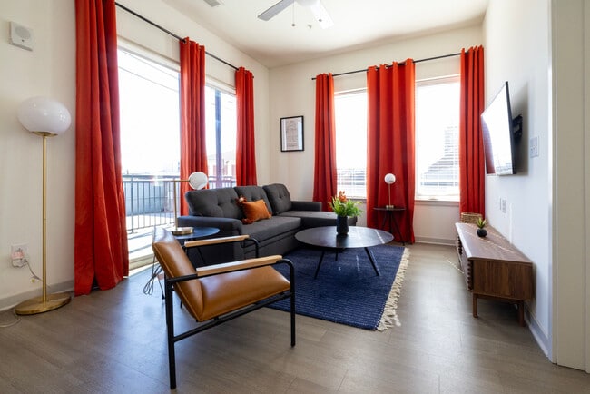 Photo - 633 E Main St Unit SI ID1014614P