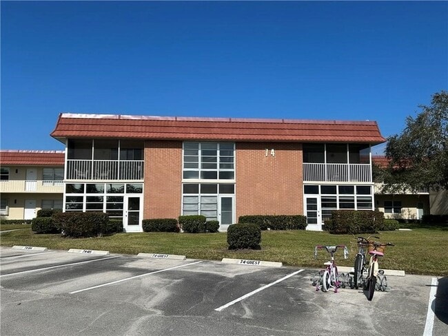 Building Photo - 74 Royal Oak Ct Unit 204