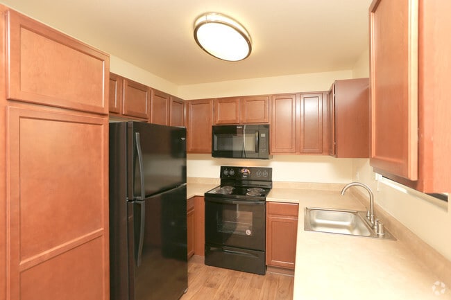 Kitchen - Bent Tree Apartments