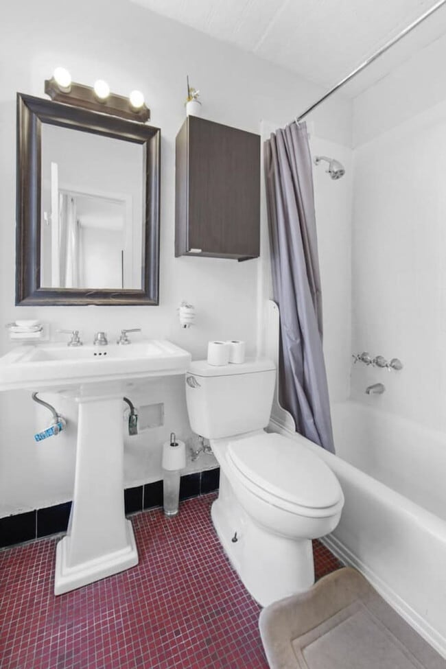 Photo - 181 W 4th St Unit ID1316448P