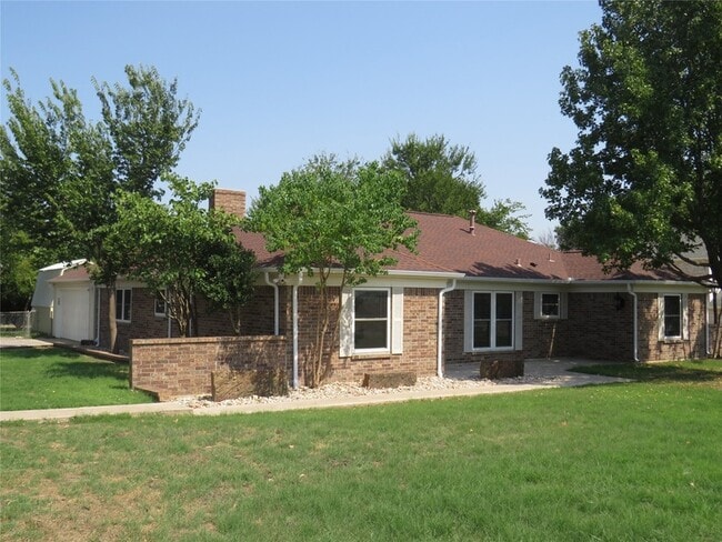 Photo - 3316 Darby Ln